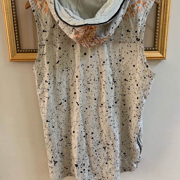 Men’s vest small - Picture 2 of 5